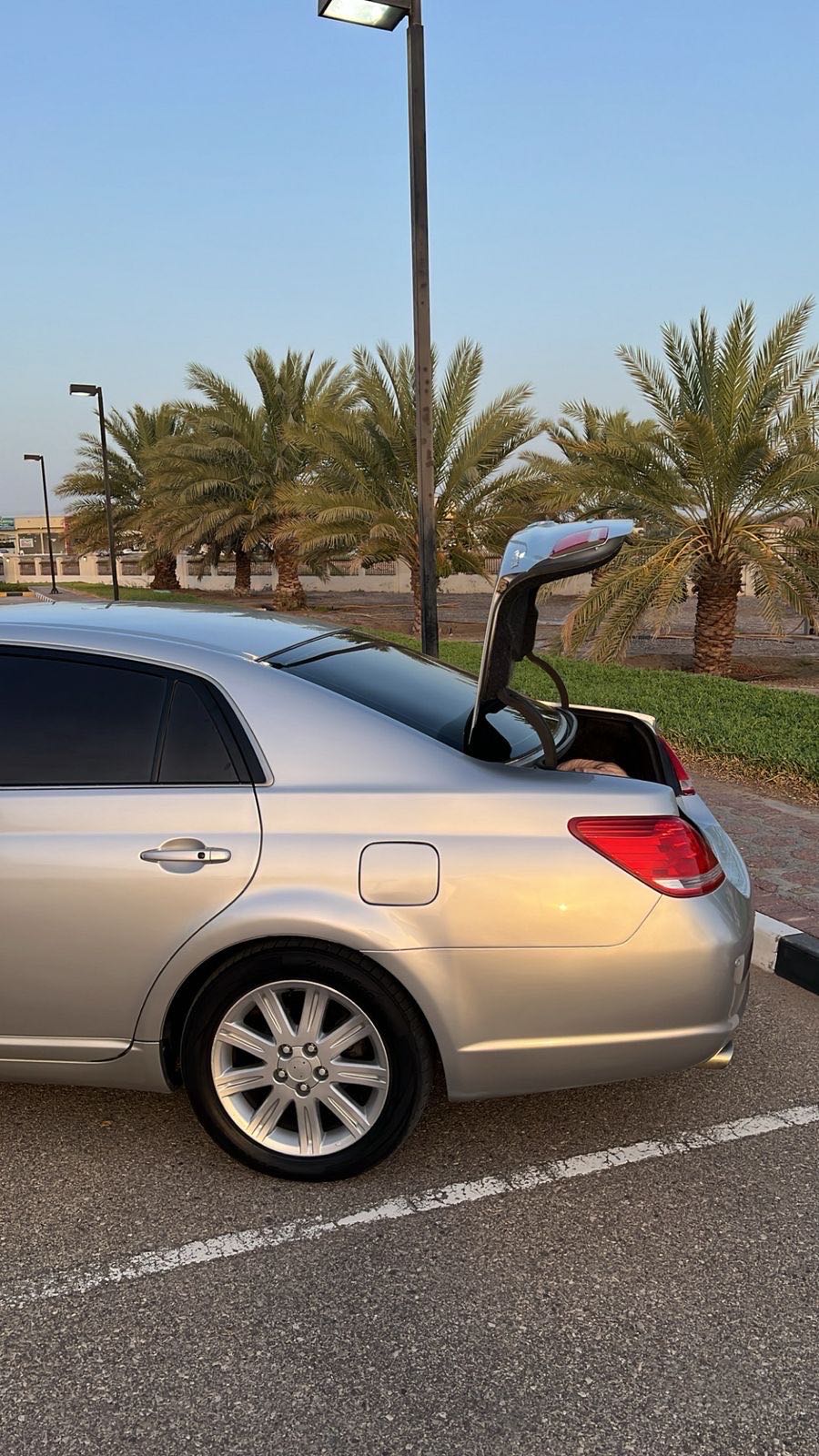 Car Image 2006 TOYOTA AVALON LIMITED