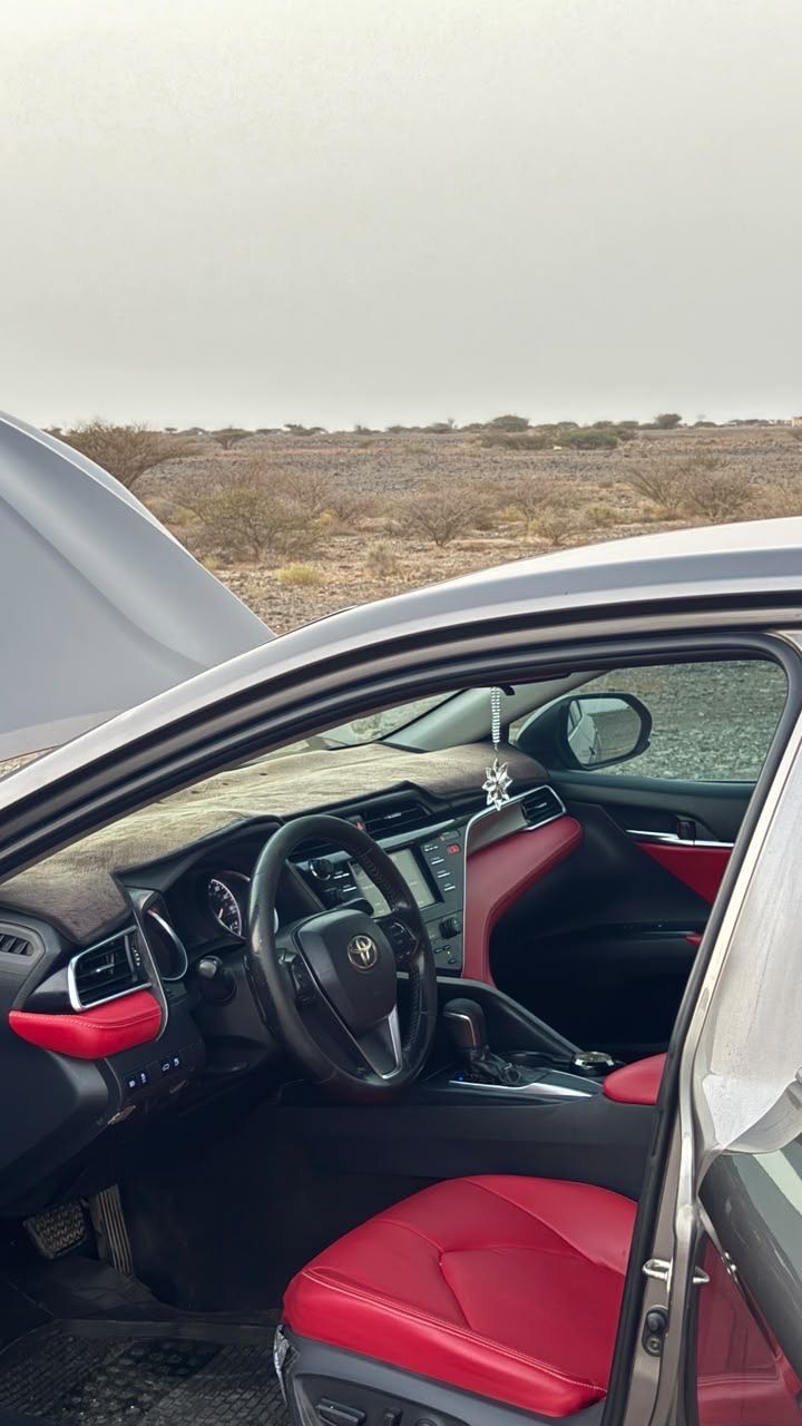 Car Image 2018 TOYOTA CAMRY XSE