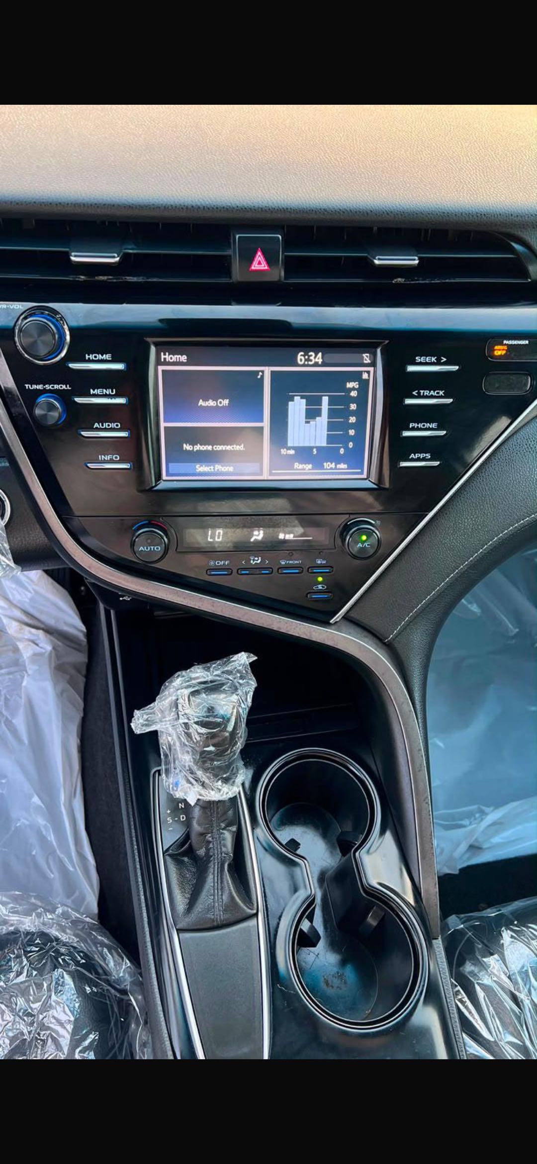Car Image 2018 TOYOTA CAMRY SE