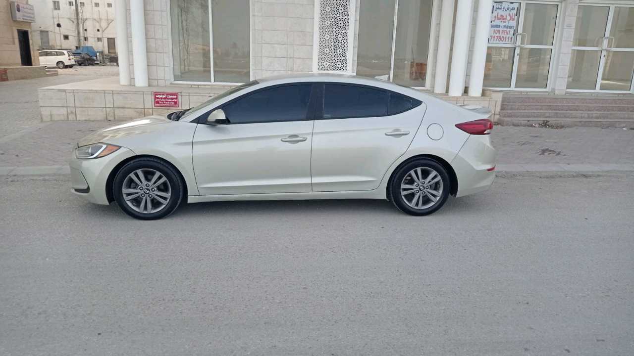 Car Image 2017 HYUNDAI ELANTRA SE