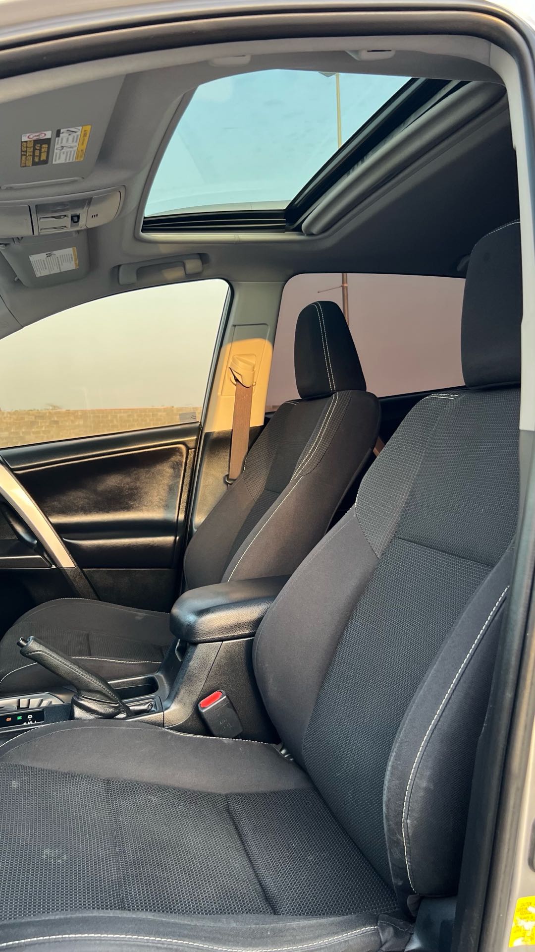 Car Image 2018 TOYOTA RAV4 XLE