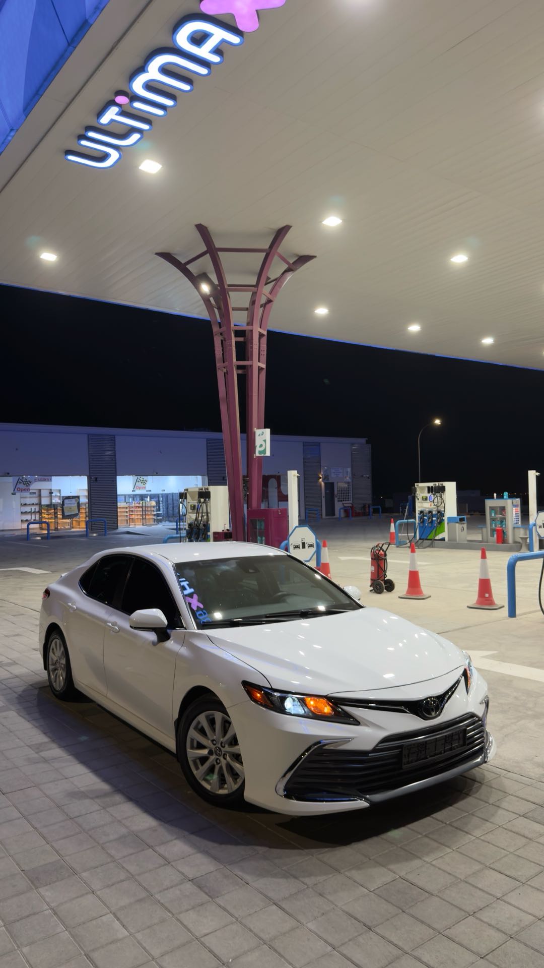 Car Image 2018 TOYOTA CAMRY LE