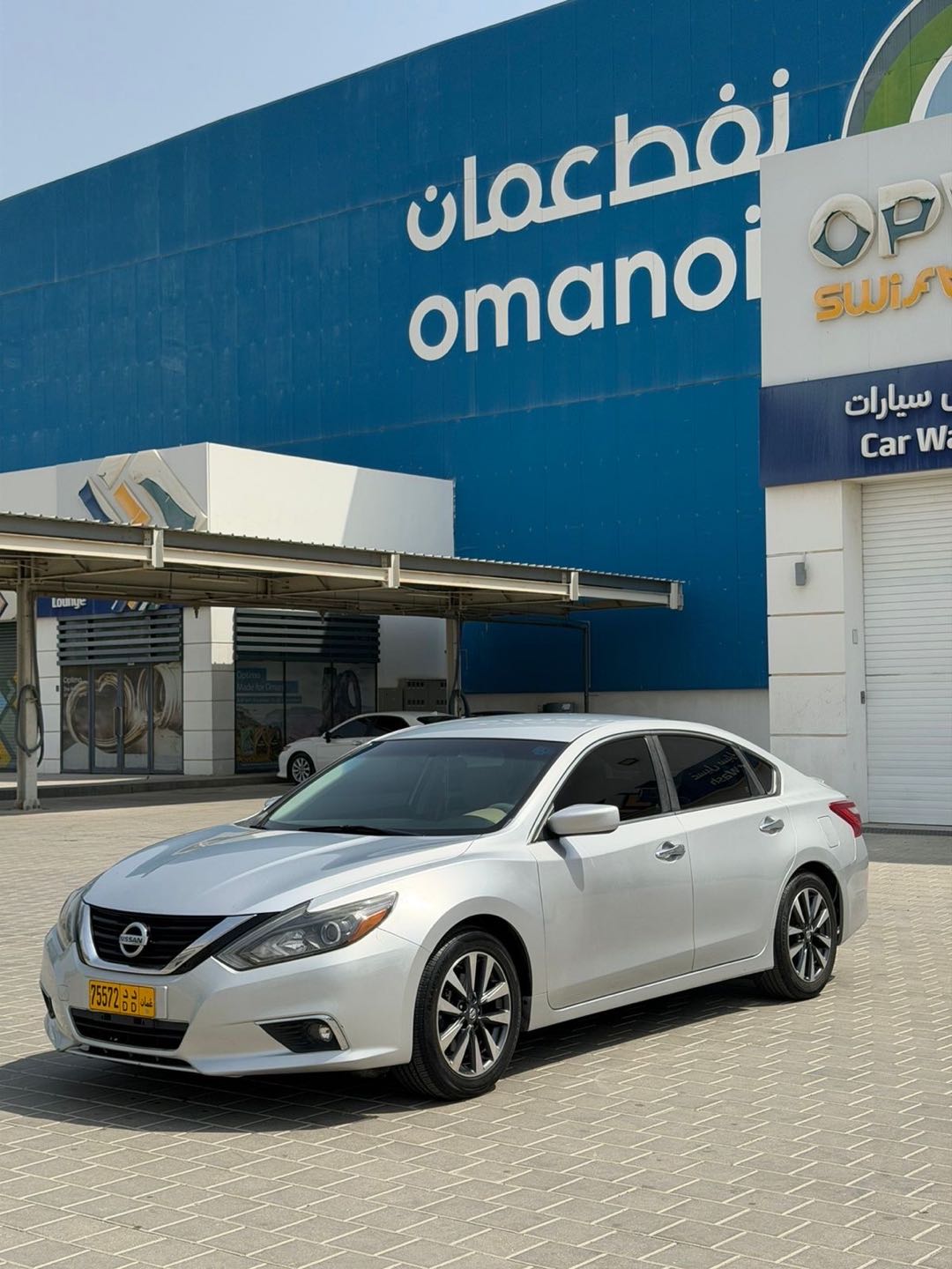 Car Image 2016 NISSAN ALTIMA SV