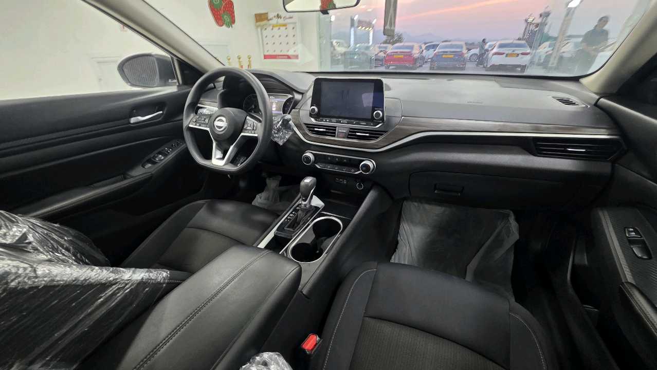 Car Image 2024 NISSAN ALTIMA SV