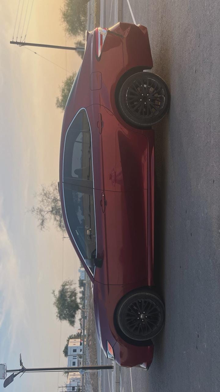 Car Image 2018 TOYOTA CAMRY SE