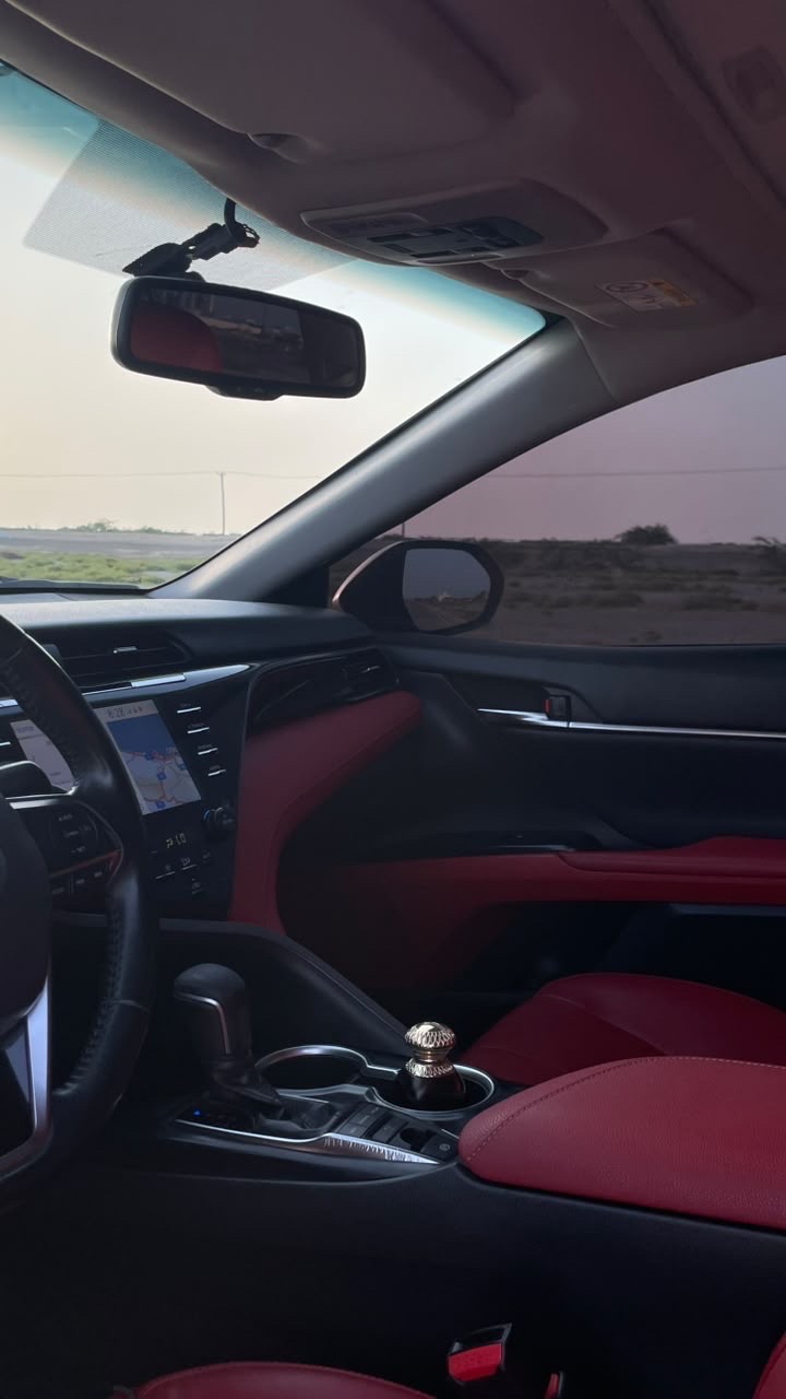 Car Image 2019 TOYOTA CAMRY SE