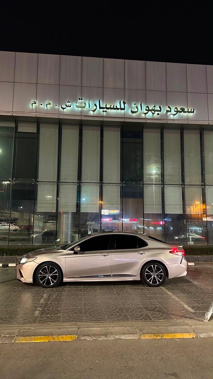 Car Image 2019 TOYOTA CAMRY SE