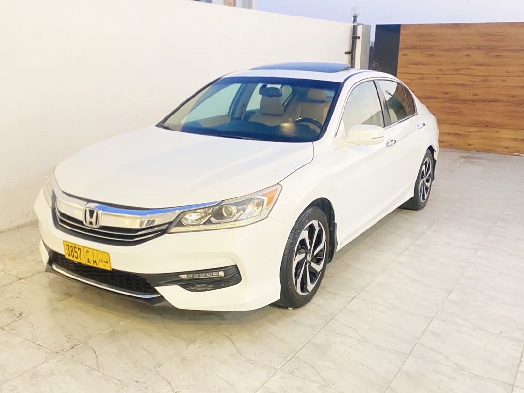 Car Image 2017 HONDA ACCORD EXL