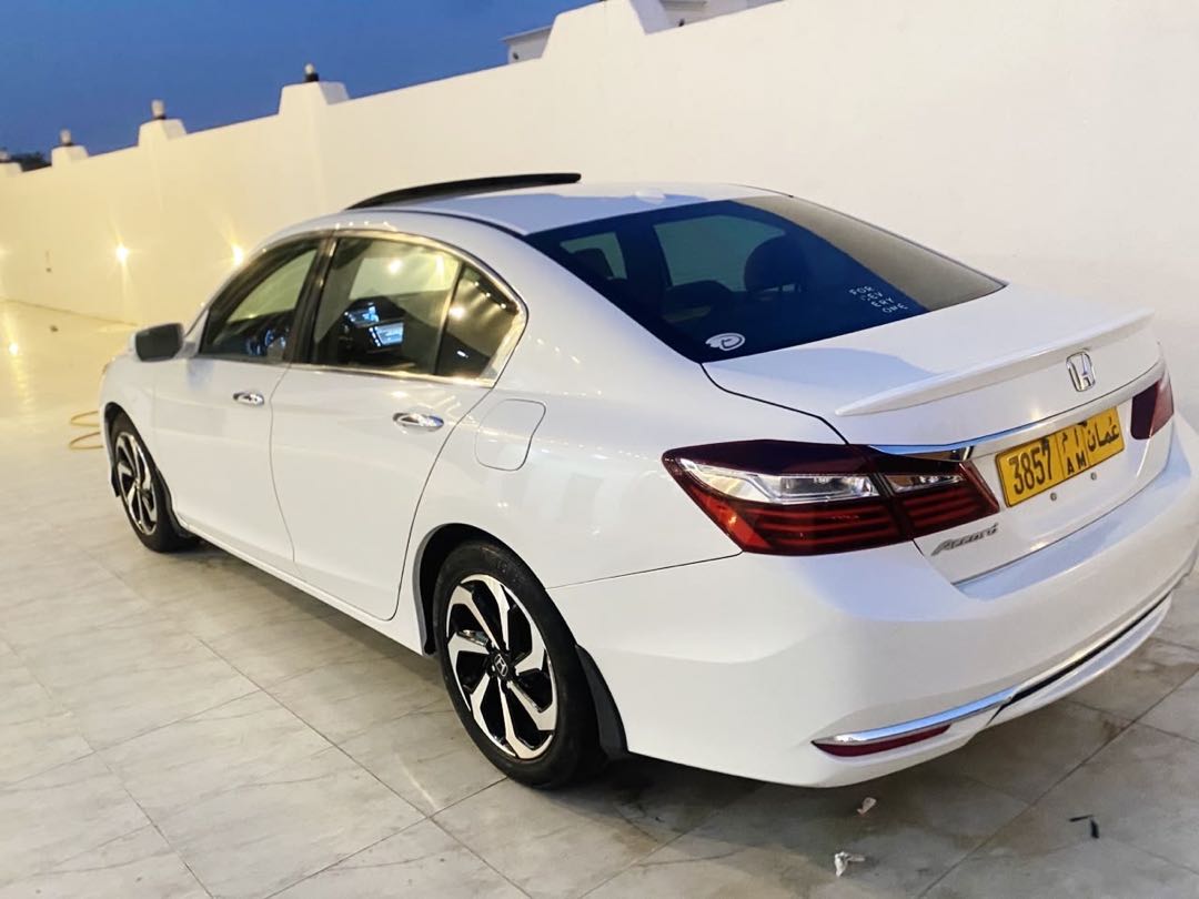 Car Image 2017 HONDA ACCORD EXL