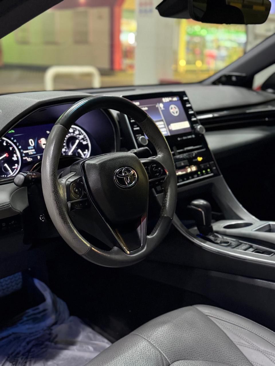 Car Image 2019 TOYOTA AVALON LIMITED
