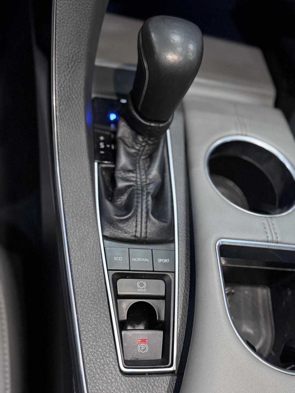 Car Image 2019 TOYOTA AVALON LIMITED