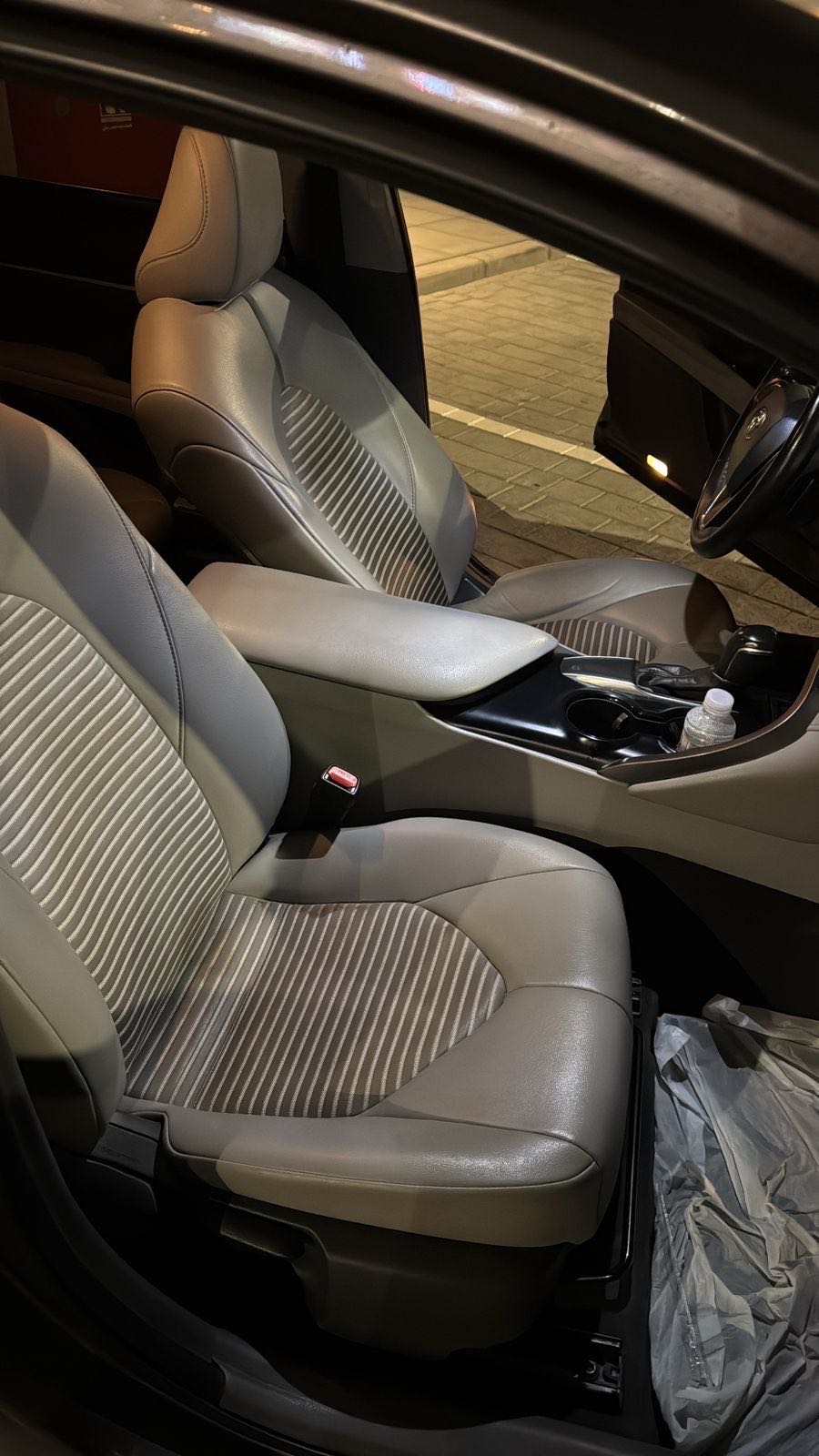 Car Image 2018 TOYOTA CAMRY LE