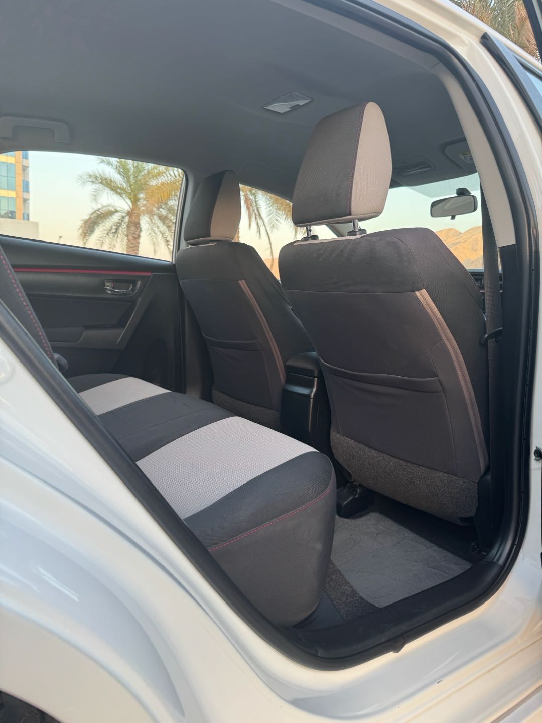 Car Image 2018 TOYOTA COROLLA ☓