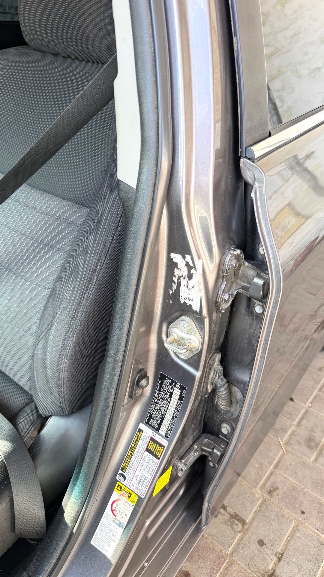 Car Image 2016 TOYOTA CAMRY LE