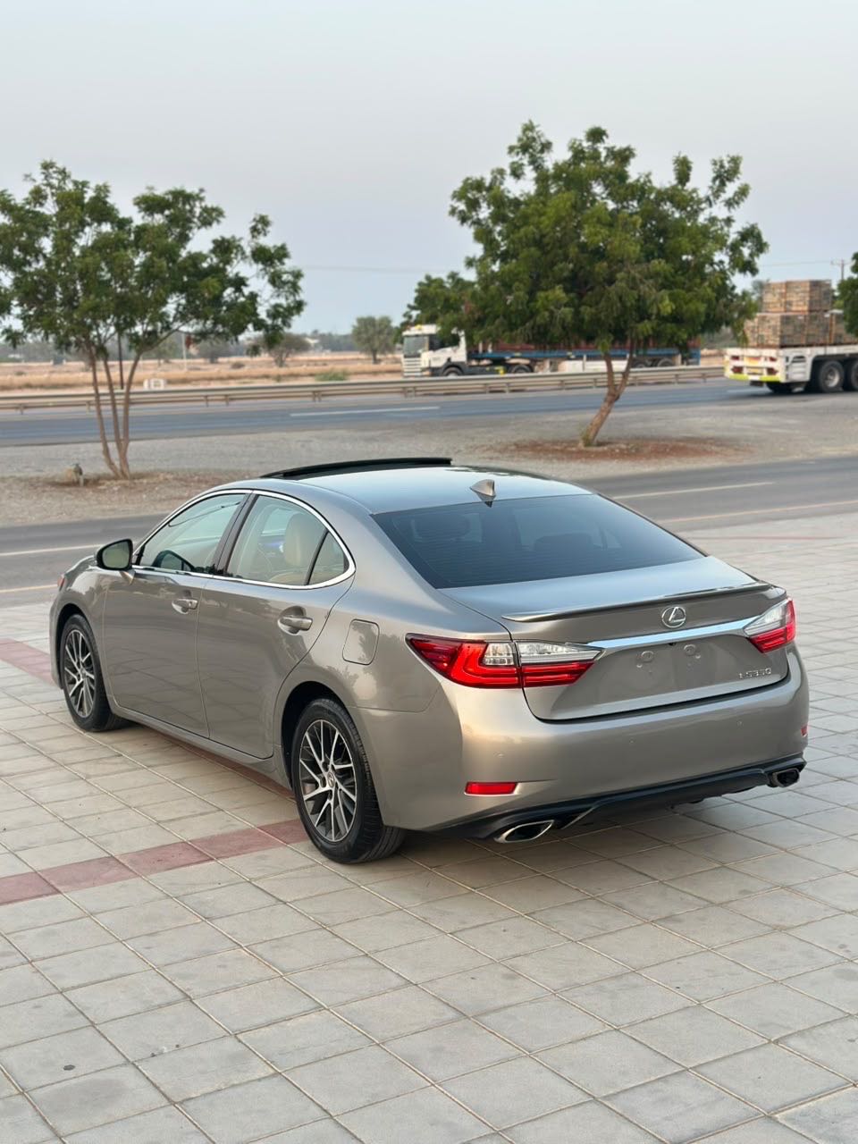 Car Image 2017 LEXUS ES 350