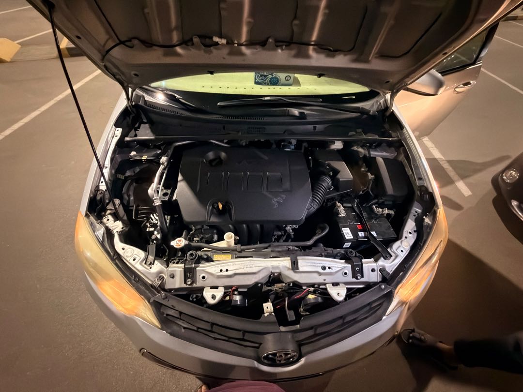 Car Image 2015 TOYOTA COROLLA LE