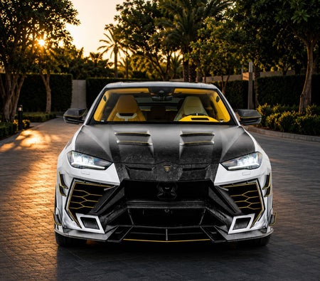 LAMBORGHINI URUS 2021