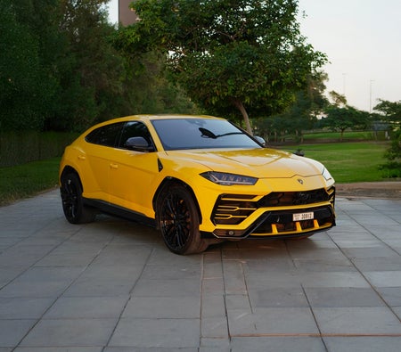 LAMBORGHINI URUS 2021