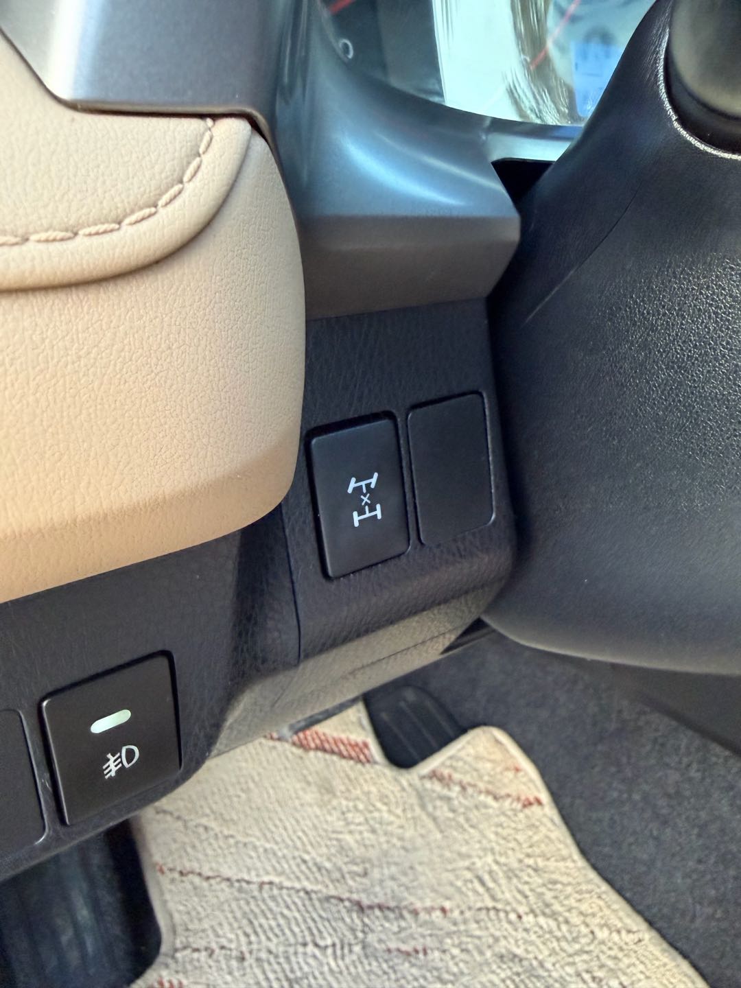 Car Image 2018 TOYOTA RAV4 