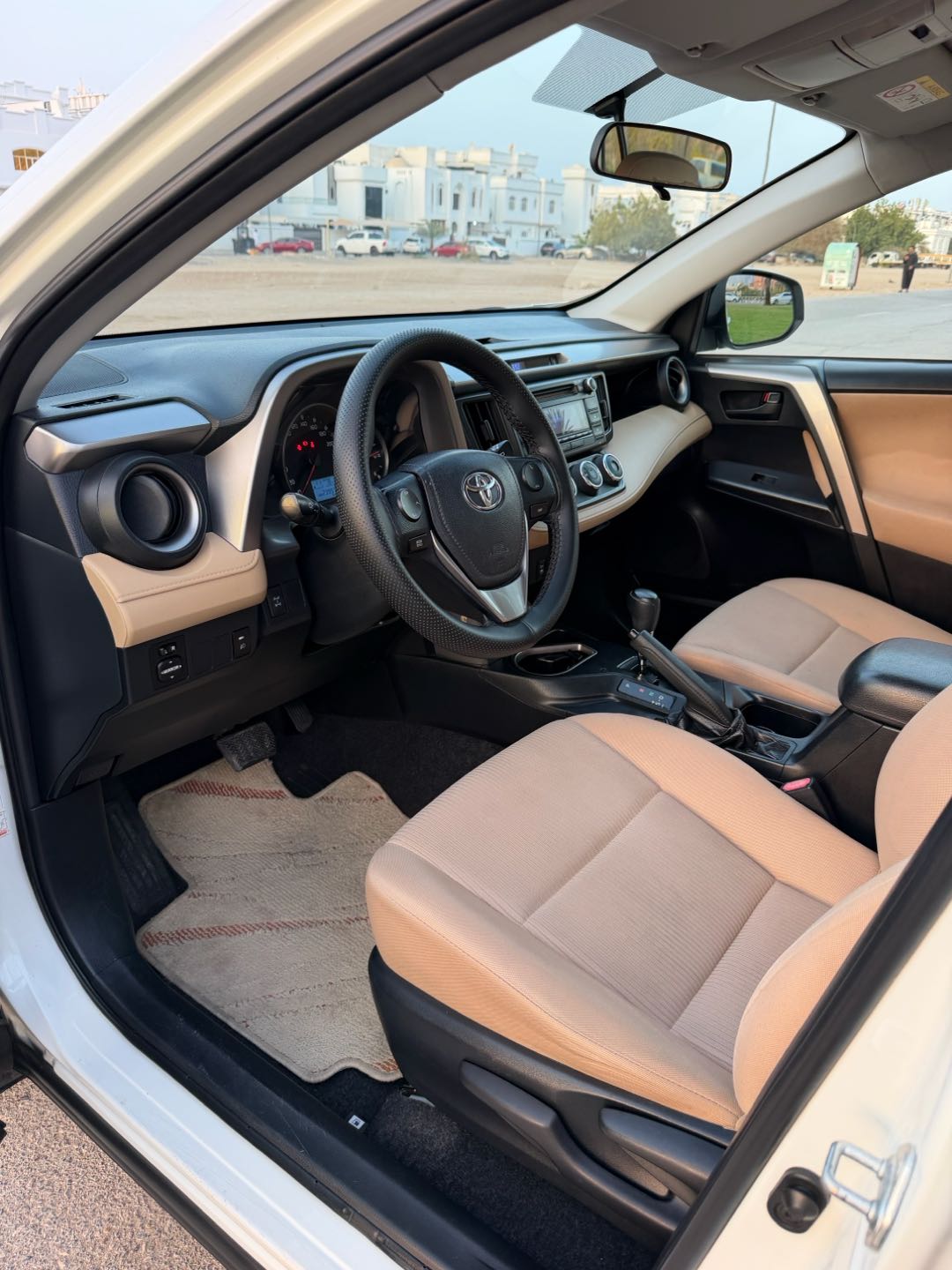 Car Image 2018 TOYOTA RAV4 