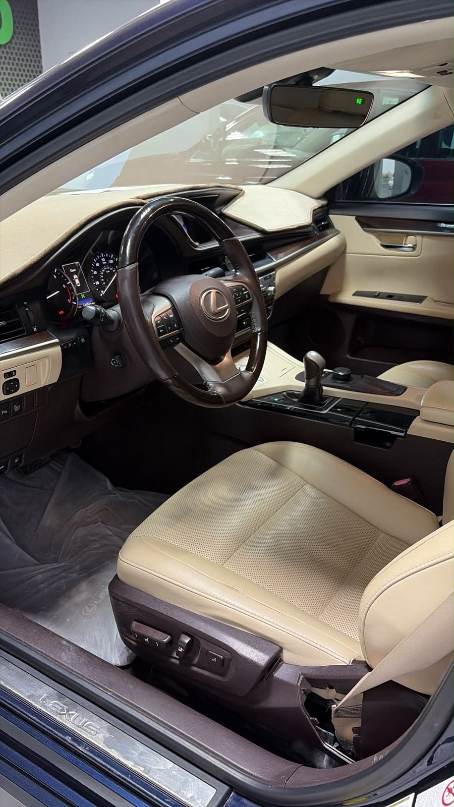 Car Image 2017 LEXUS ES 350