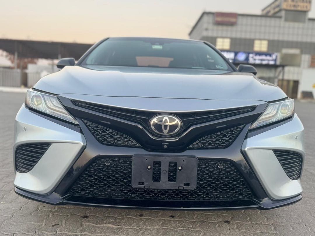 Car Image 2018 TOYOTA CAMRY XSE
