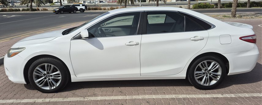 Car Image 2016 TOYOTA CAMRY SE