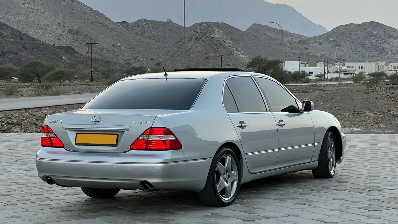 Car Image 2004 LEXUS LS 430