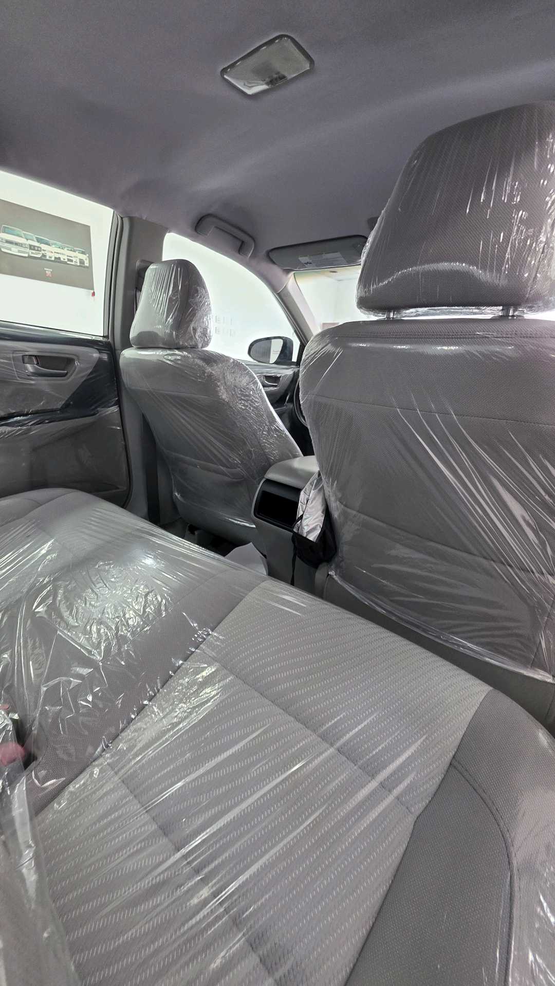 Car Image 2016 TOYOTA CAMRY LE
