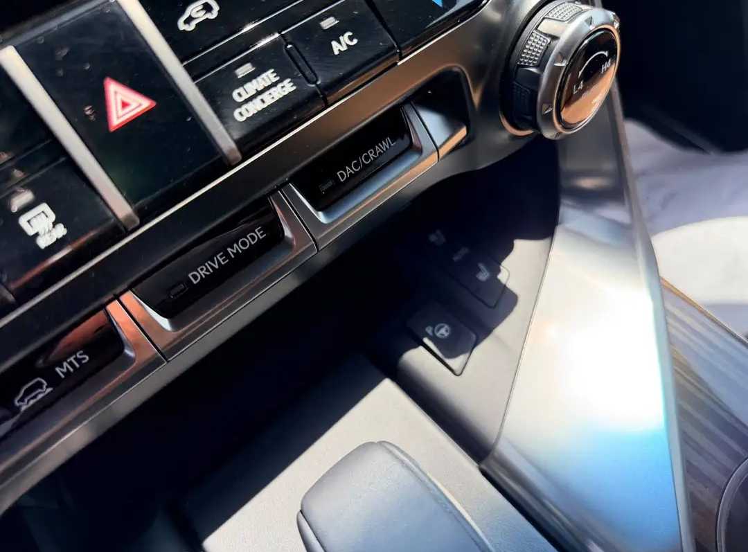 Car Image 2026 LEXUS LX 700 H