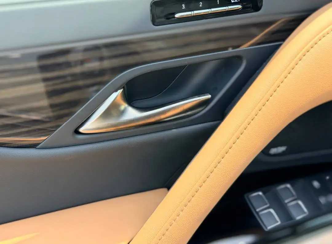 Car Image 2026 LEXUS LX 700 H