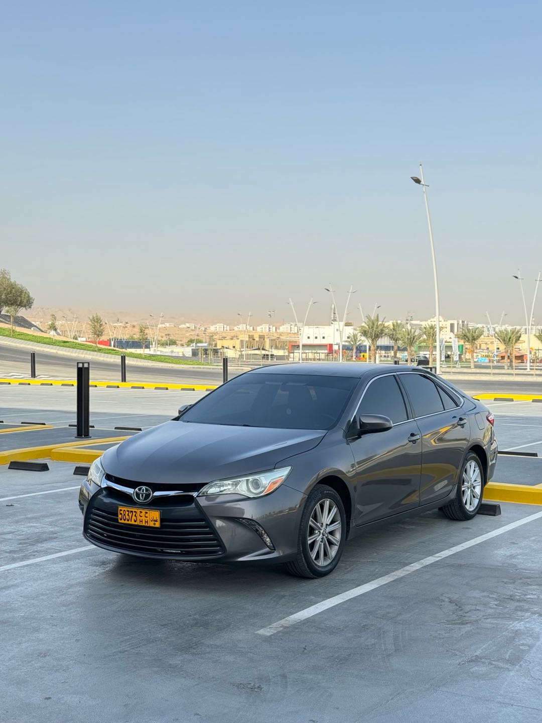 Car Image 2017 TOYOTA CAMRY LE