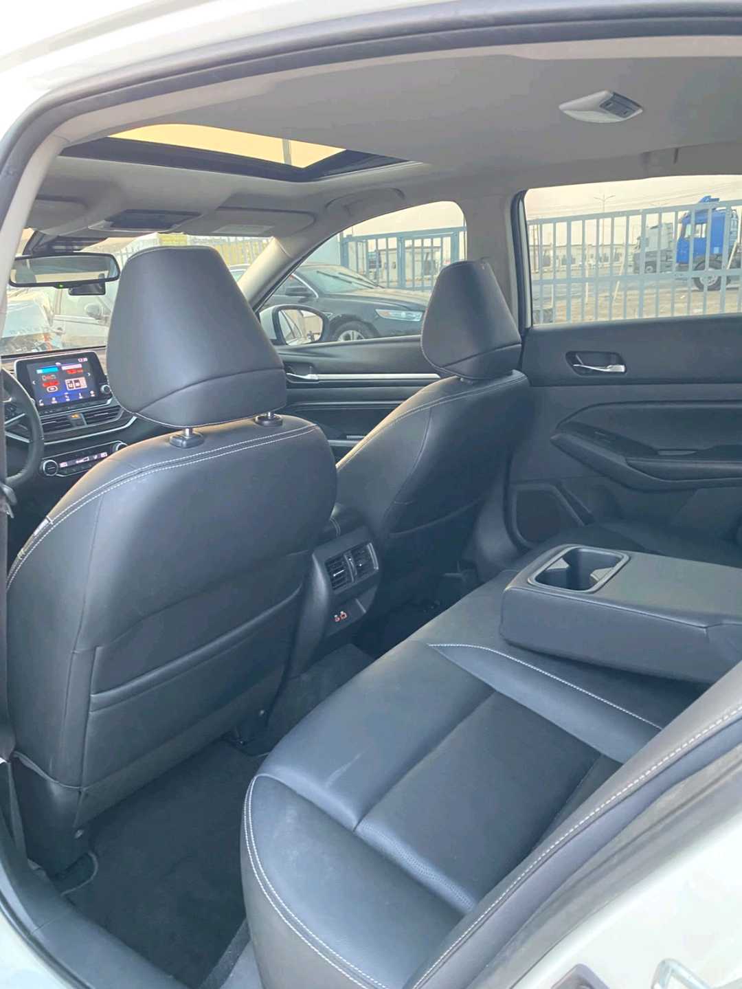 Car Image 2019 NISSAN ALTIMA Platinum 