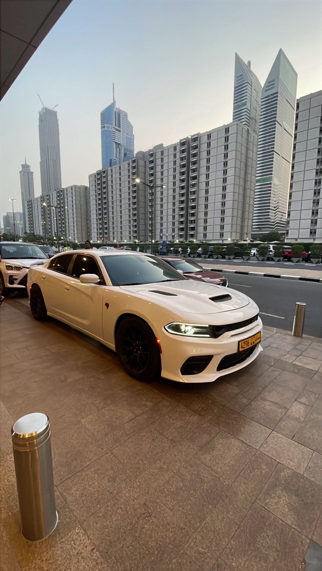 Car Image 2018 DODGE CHARGER SXT