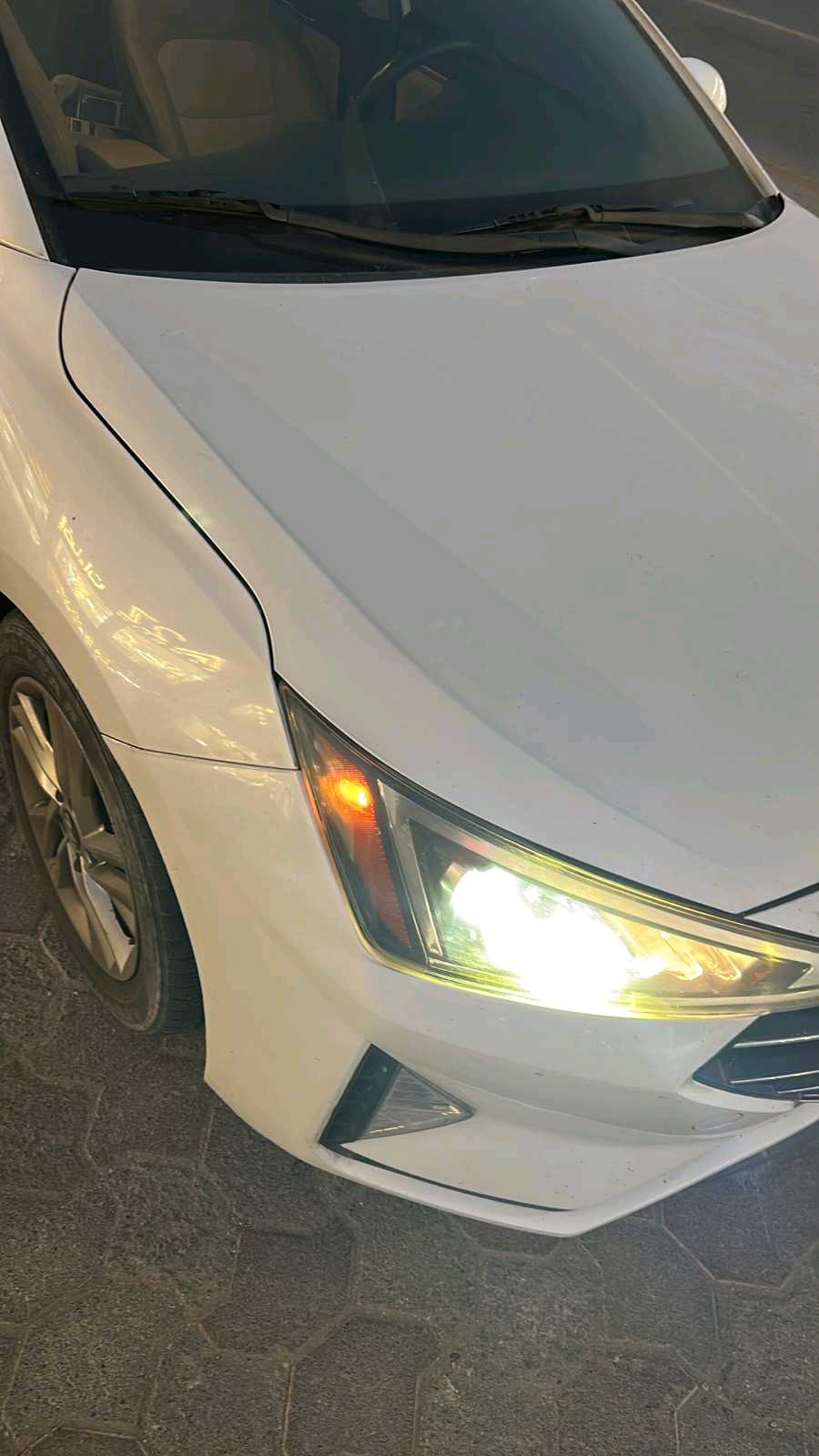 Car Image 2019 HYUNDAI ELANTRA SE