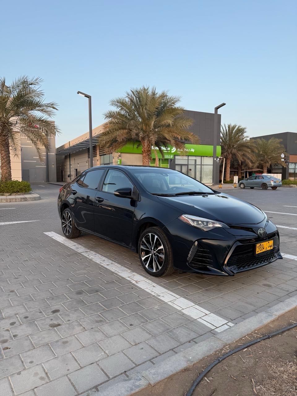 Car Image 2018 TOYOTA COROLLA SE