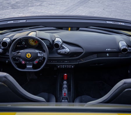 FERRARI F8 2022