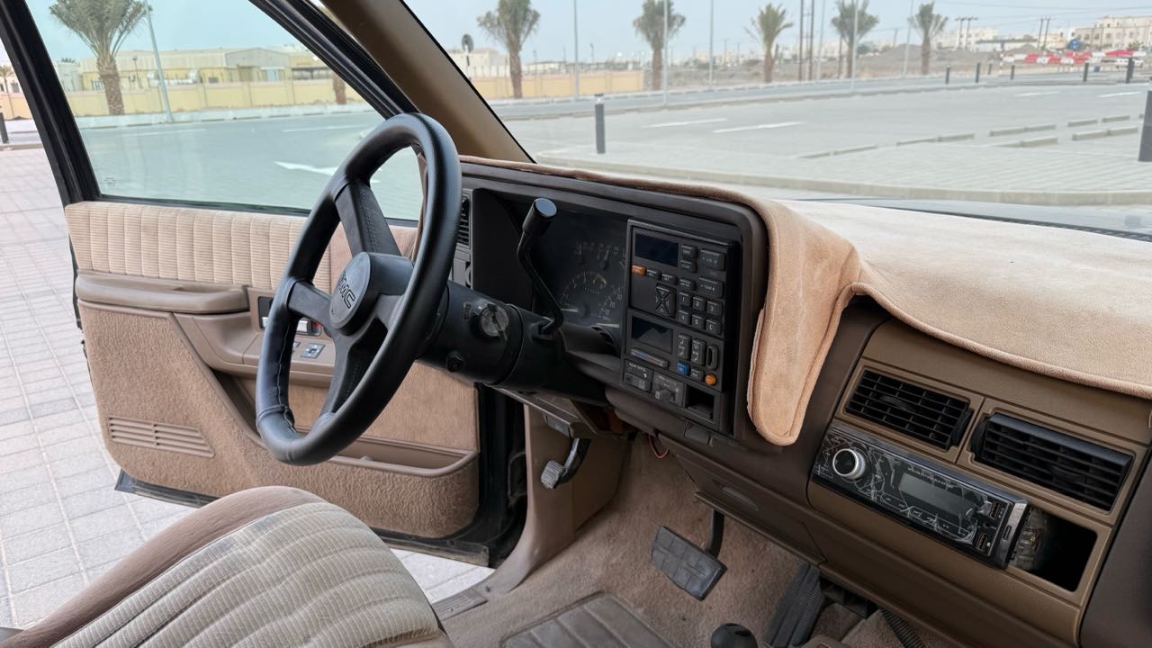 Car Image 1994 GMC YUKON 