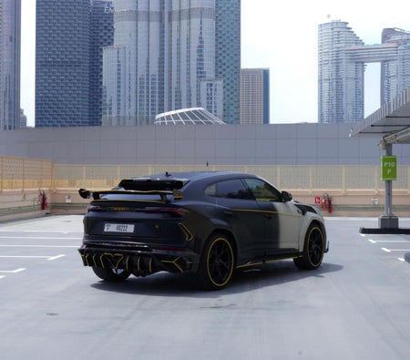 LAMBORGHINI URUS 2021