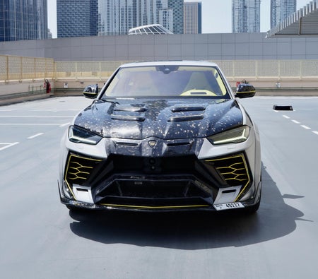 LAMBORGHINI URUS 2021