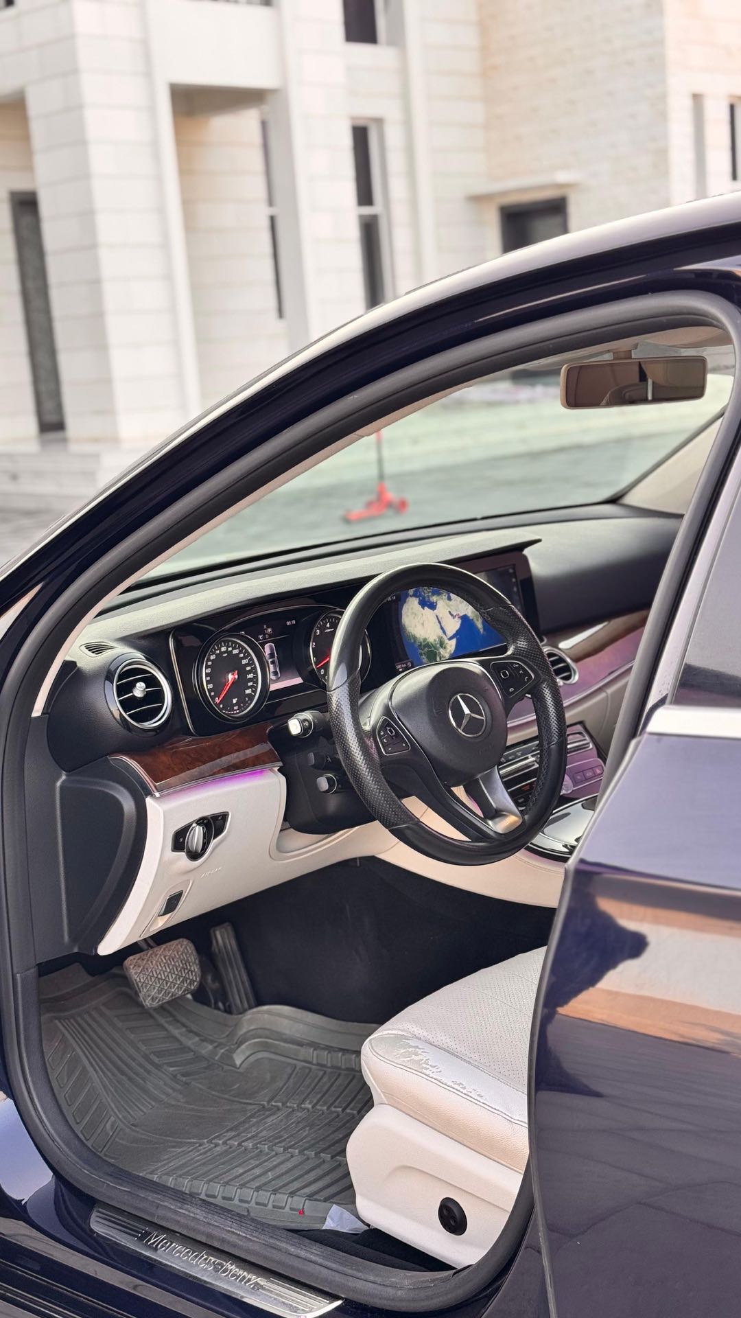 Car Image 2017 MERCEDES E Class 300