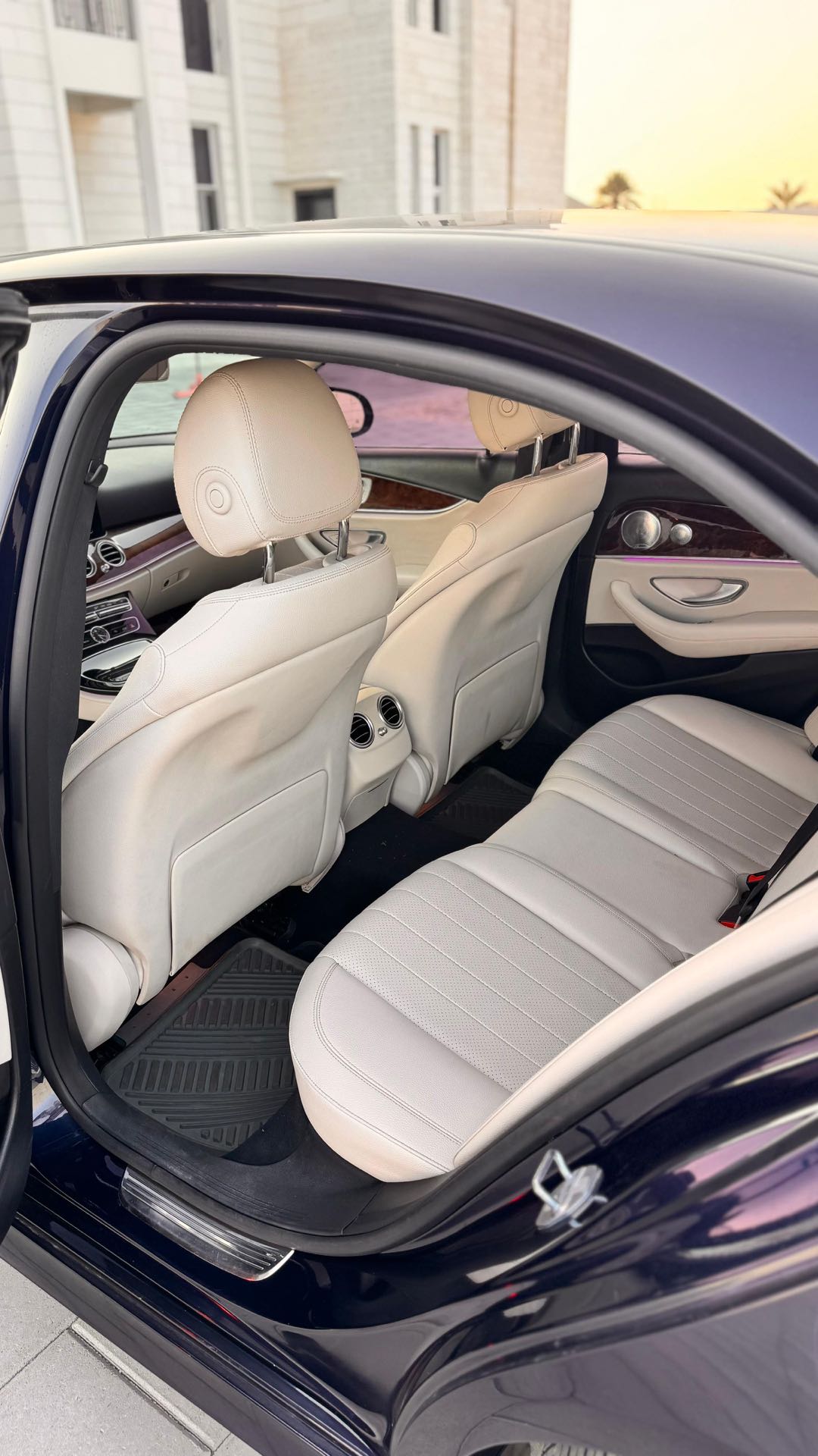 Car Image 2017 MERCEDES E Class 300