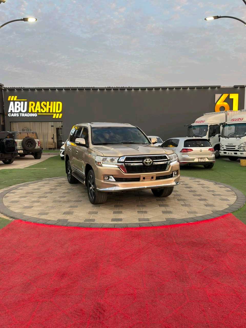 Car Image 2015 TOYOTA LAND CRUISER 