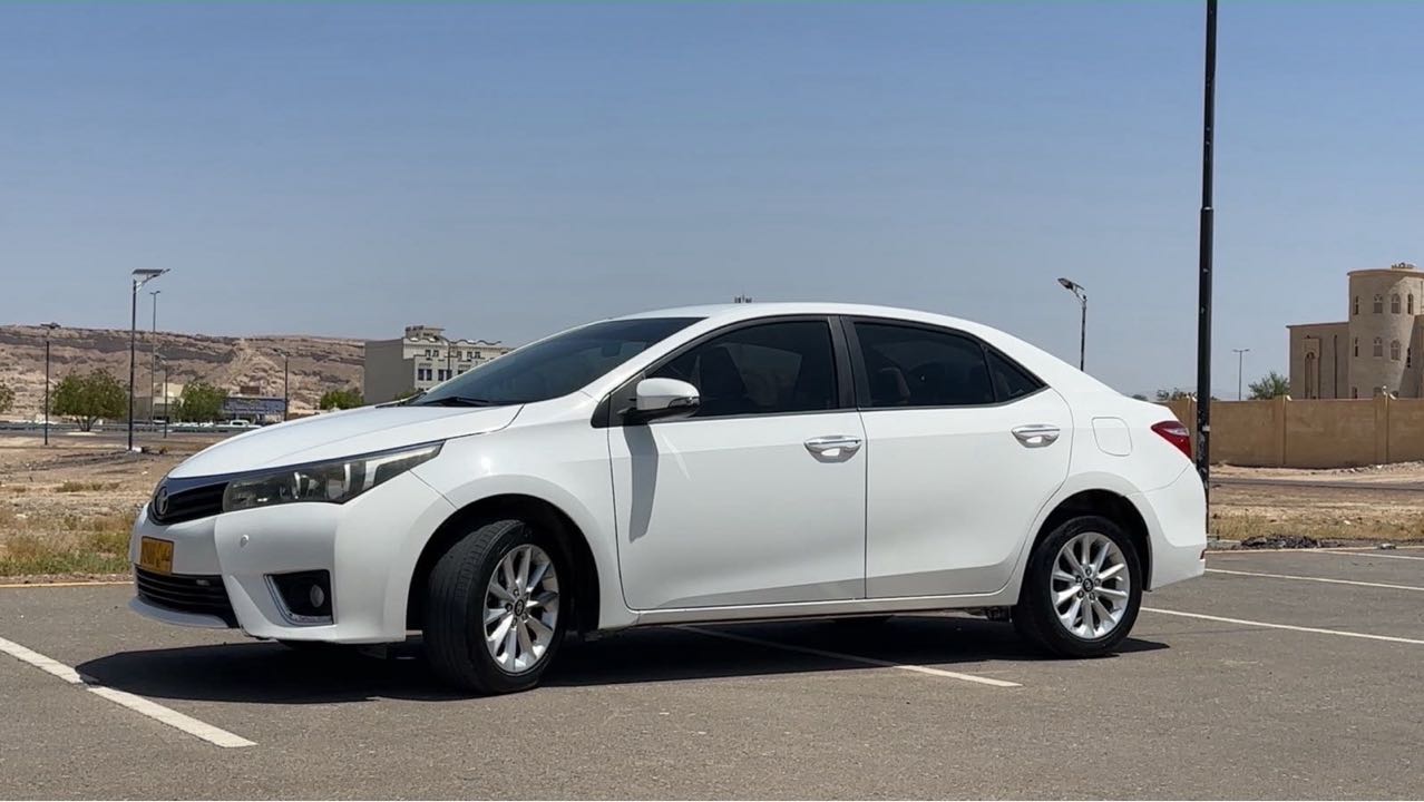 Car Image 2015 TOYOTA COROLLA XLI