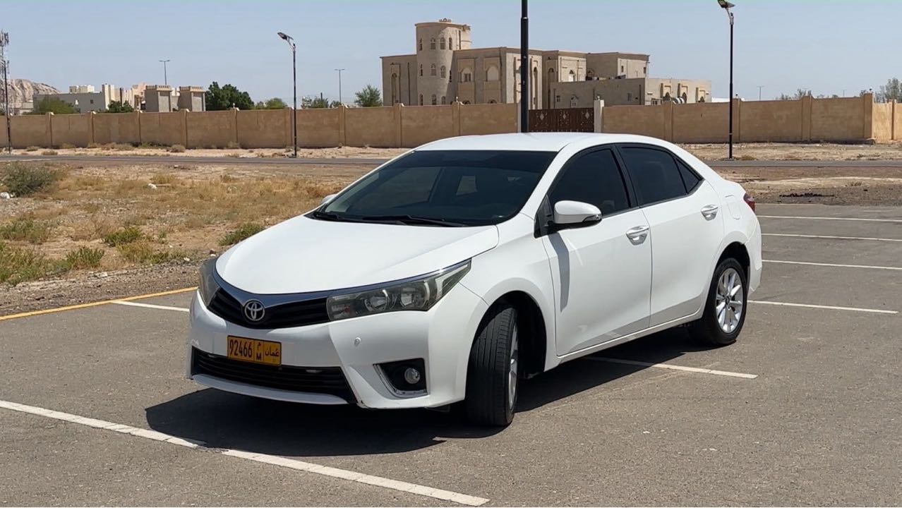 Car Image 2015 TOYOTA COROLLA XLI