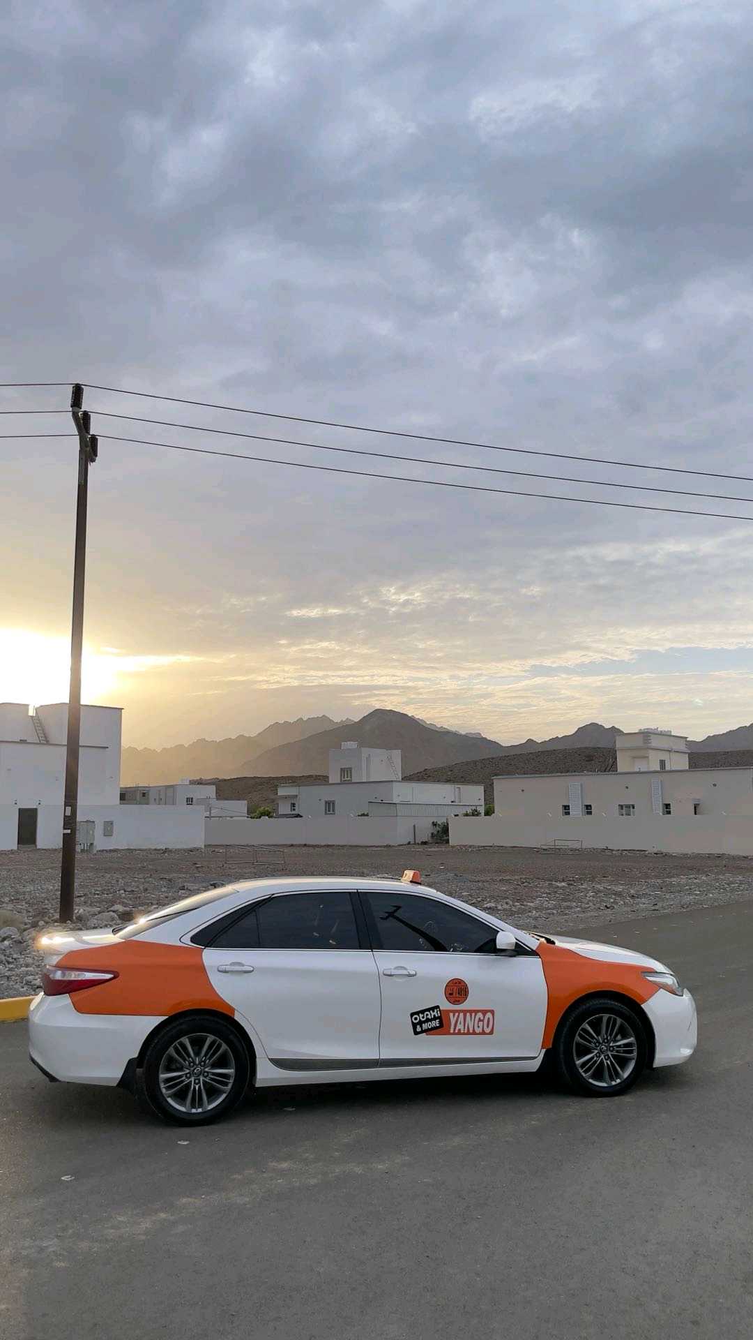 Car Image 2017 TOYOTA CAMRY SE