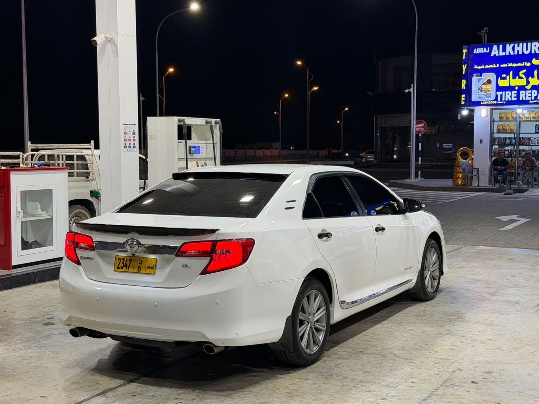 Car Image 2013 TOYOTA CAMRY SE