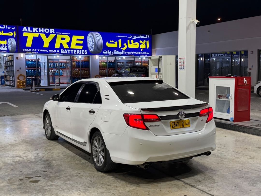 Car Image 2013 TOYOTA CAMRY SE