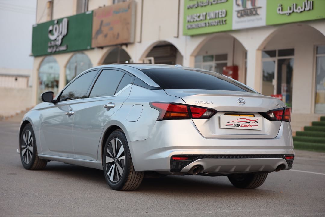 Car Image 2019 NISSAN ALTIMA SL