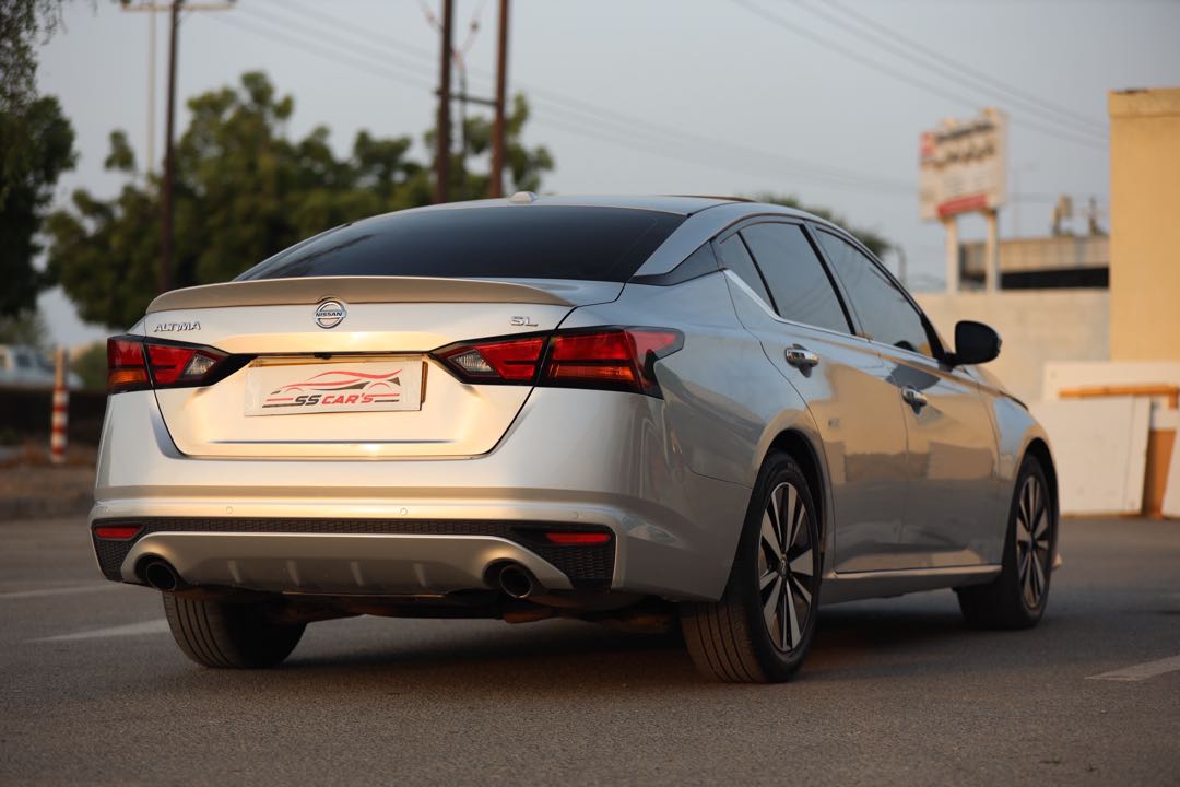 Car Image 2019 NISSAN ALTIMA SL